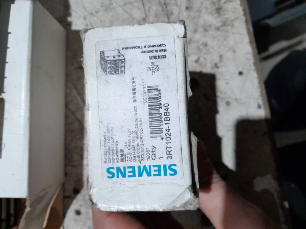 Siemens 3RT10241BB40 - Contactor (New)